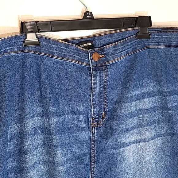 Pretty Little Thing-High Waisted,Distressed,Stretchy Skinny Jeans, Size 26, NWT - Picture 2 of 8